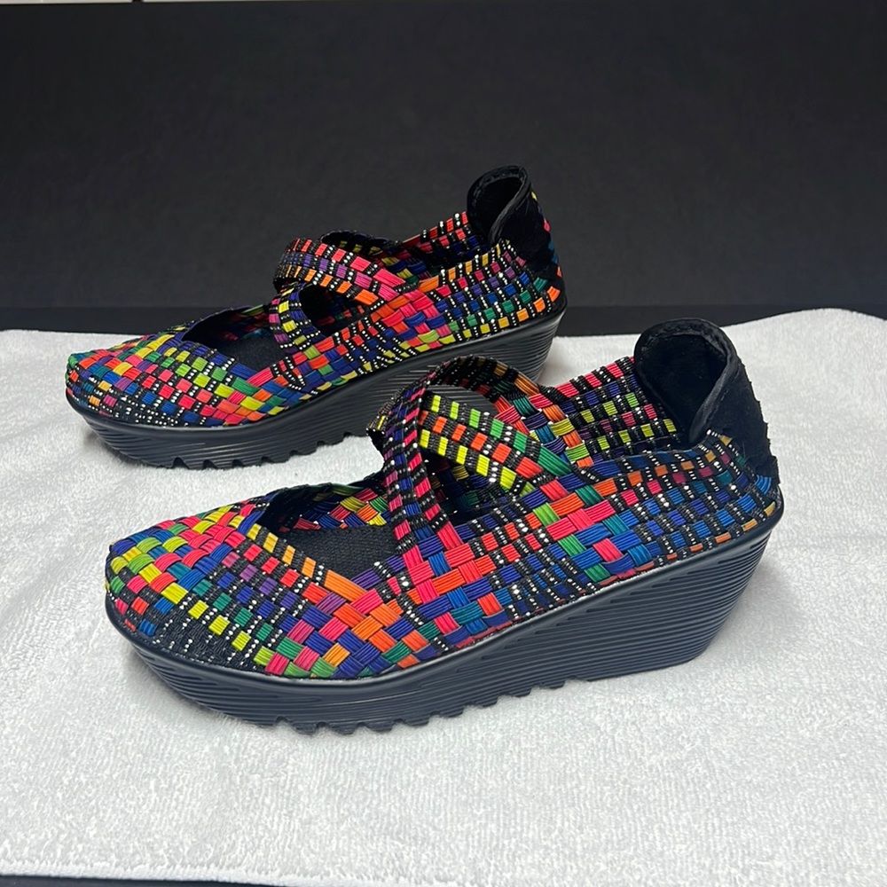 Bernie Mev. Multicolored Stretch 2.5” Platform Heel Sz39